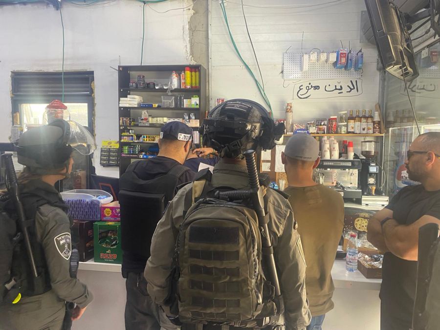القدس : تحرير مخالفات ومصادرة بضائع بالعيساوية و سلوان وراس العامود